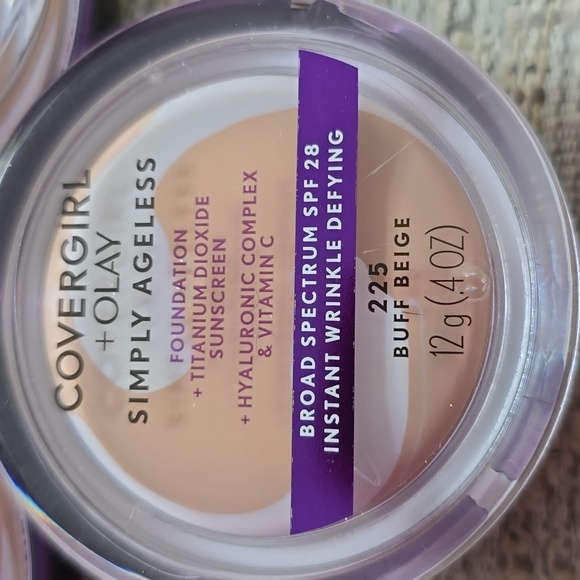 COVERGIRL + OLAY SIMPLY AGELESS FOUNDATION  #225 BUFF BEIGE BUNDLE OF 2 - Picture 2 of 5